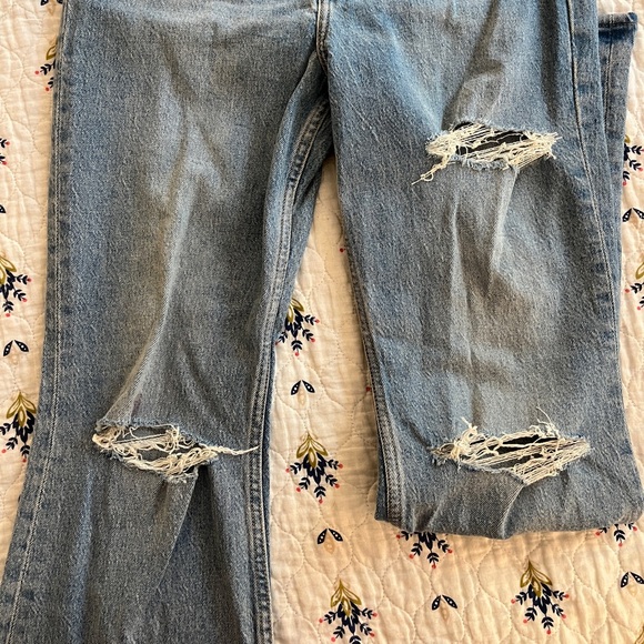 70’s High Rise Flare distressed Levi’s Jeans! Size 26 light wash. - Picture 5 of 5